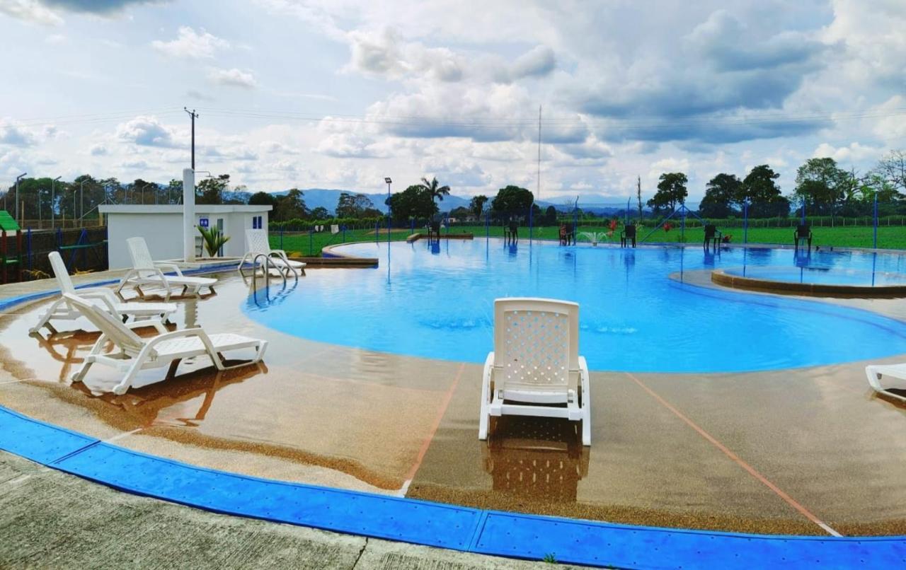 Apartamento Cerca Parque Del Cafe Con Piscina Montenegro Eksteriør bilde