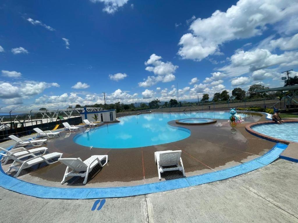 Apartamento Cerca Parque Del Cafe Con Piscina Montenegro Eksteriør bilde
